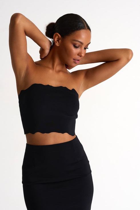 Scalloped Bandeau Top - 52447-26-800 02 / 800 Caviar / 75% POLYAMIDE, 25% ELASTANE